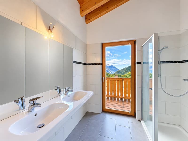 Opportunité à saisir en plein coeur du village ! (6)