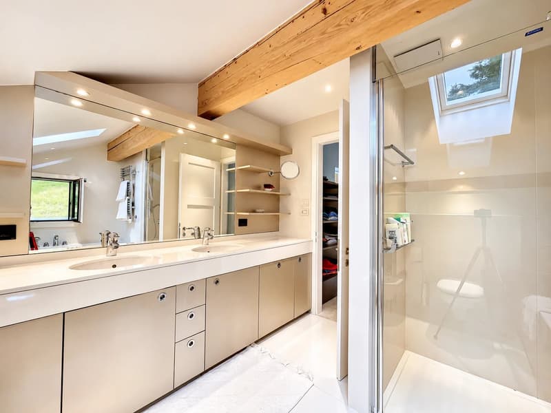 Chalet avec une vue imprenable et potentiel exceptionnel (10)
