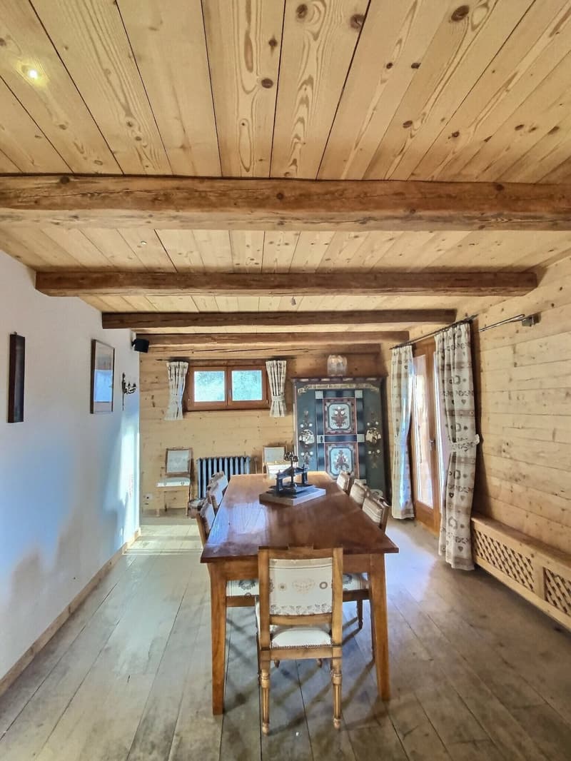 25 39 Chalet idéalement situé dans un style alpin tout confort (9)