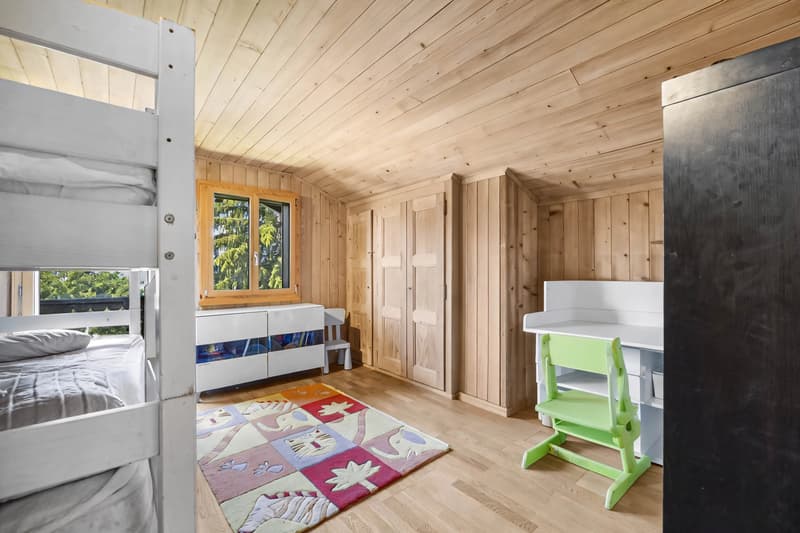 Duplex apartment with 5 rooms in the center of the village! (11)