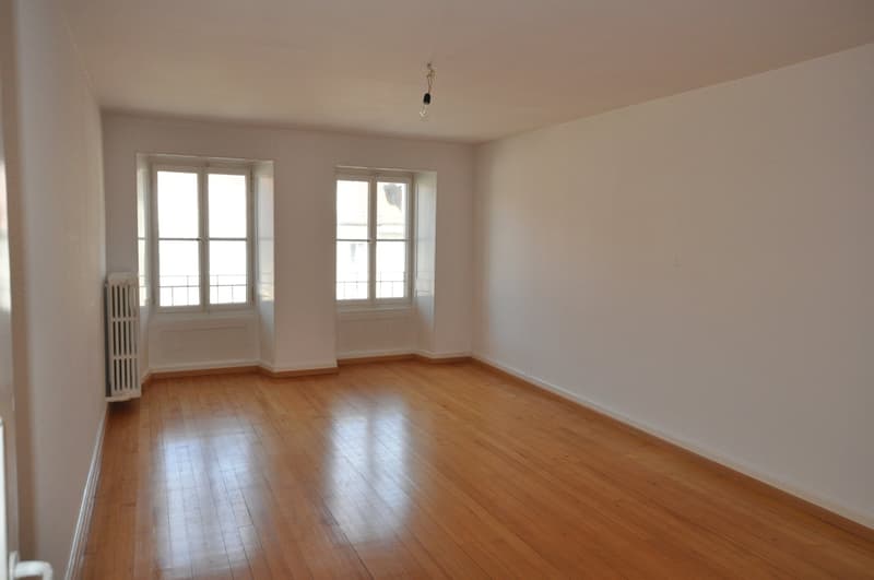 A louer spacieux appartement de 3 pièces avec cheminée à Avenches (3)