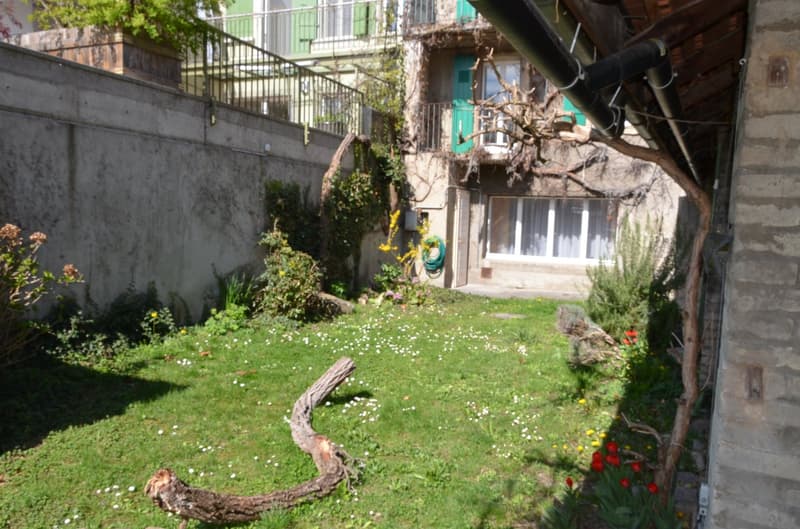 A louer spacieux appartement de 3 pièces avec cheminée à Avenches (10)