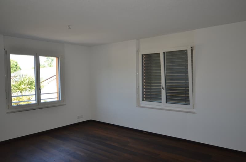 A LOUER HALLE COMMERCIALE, VILLA, DUPLEX, PLACES PARC (6)