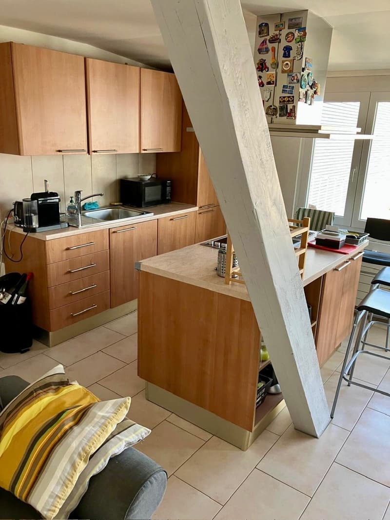 3-Zimmer-Dachwohnung mit Balkon in Binningen (2)