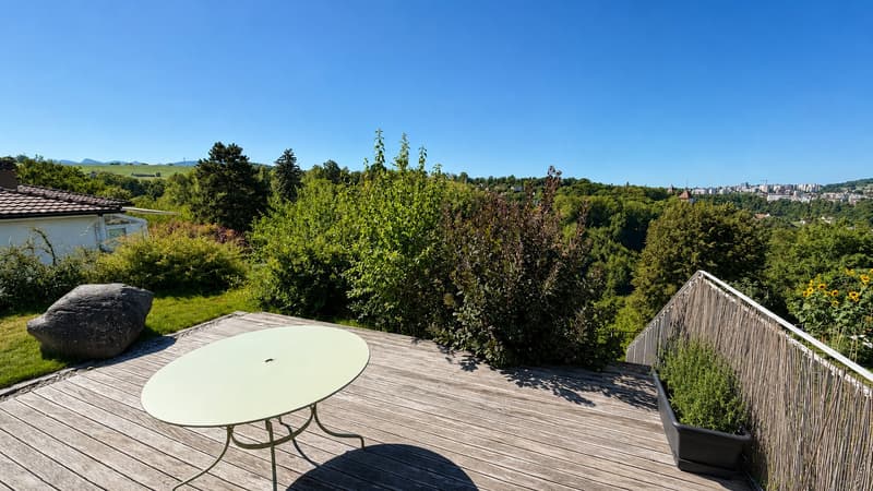 Appartement 4.5 pièces avec vue panoramique, terrasse & jardin (3)
