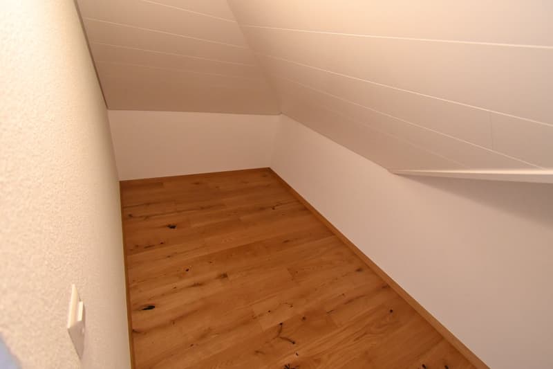 Appartement attique lumineux avec terrasse panoramique à Les Ponts-de-Martel (9)