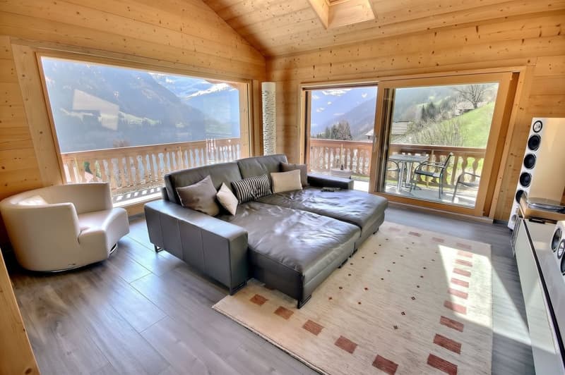 VERANDA AVEC BAIES GRANDES VITREES