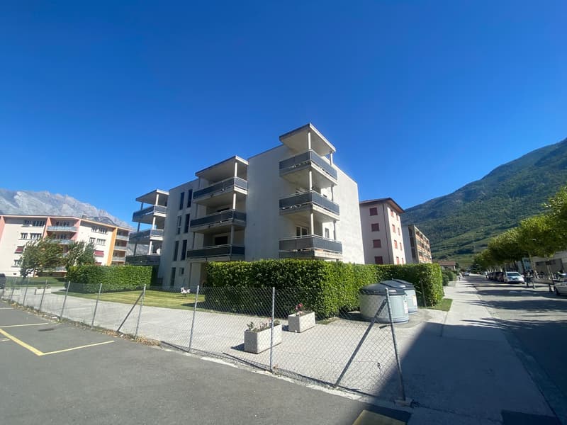 Appartement 2.5 pièces au rez-de-chaussée avec terrasse et jardin (8)