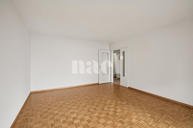 A Neuchâtel, proche de Serrrières, 1 mois de loyer offert, appartement de 4 pièces (4)