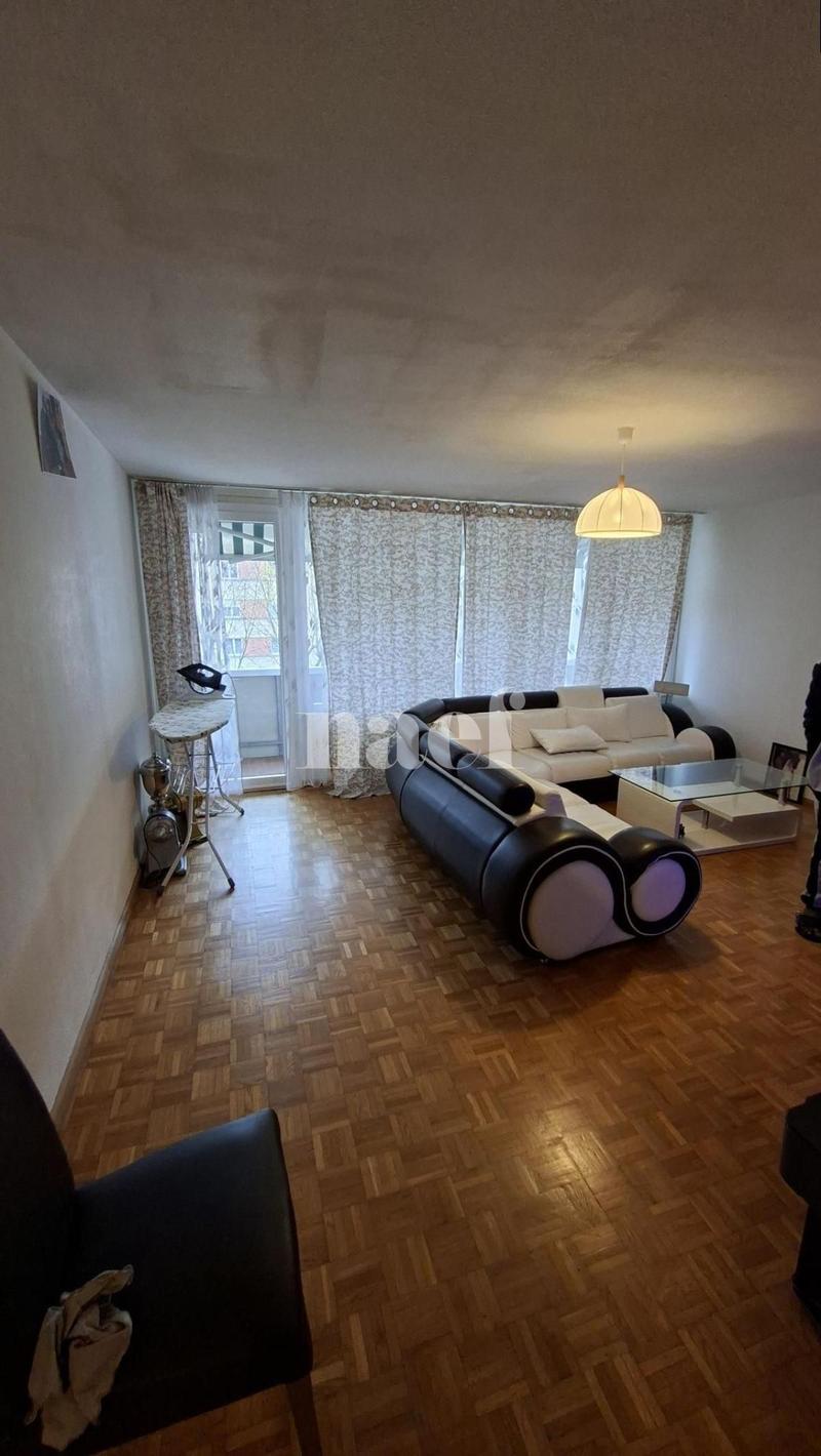Appartement situé dans un quartier calme et verdoyant, proche de toutes commodités. (9)