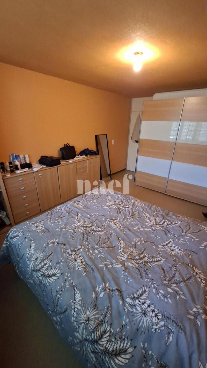 Appartement situé dans un quartier calme et verdoyant, proche de toutes commodités. (10)