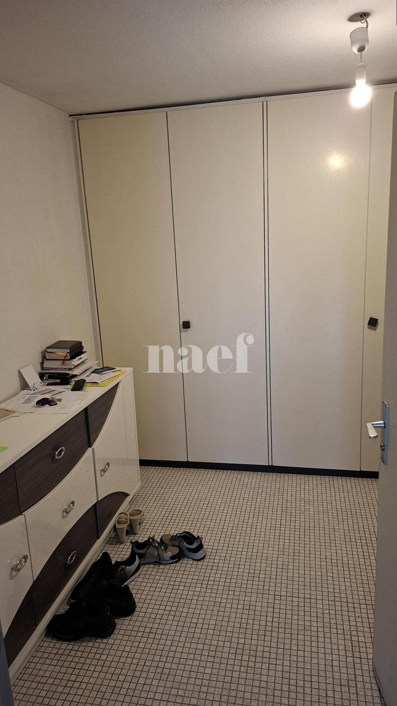 Appartement situé dans un quartier calme et verdoyant, proche de toutes commodités. (2)