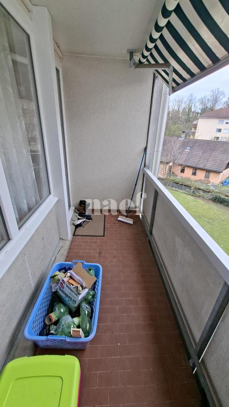 Appartement situé dans un quartier calme et verdoyant, proche de toutes commodités. (8)