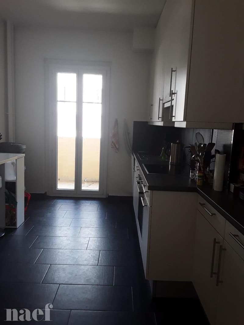 Appartement de 5.5 pièces au 2ème étage avec ascenseur situé à la rue de l'Eglise 6, 2000 Neuchâtel (3)