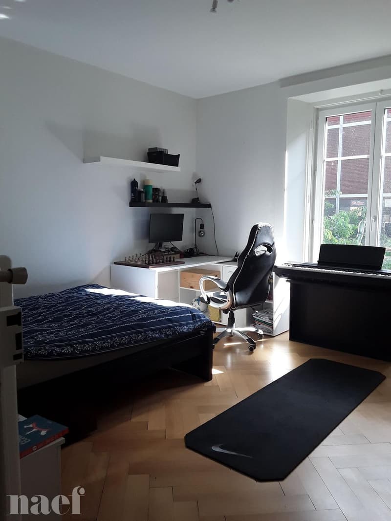 Appartement de 5.5 pièces au 2ème étage avec ascenseur situé à la rue de l'Eglise 6, 2000 Neuchâtel (5)