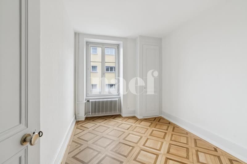 très grand appartement de 3.5 pièces proche du centre (11)