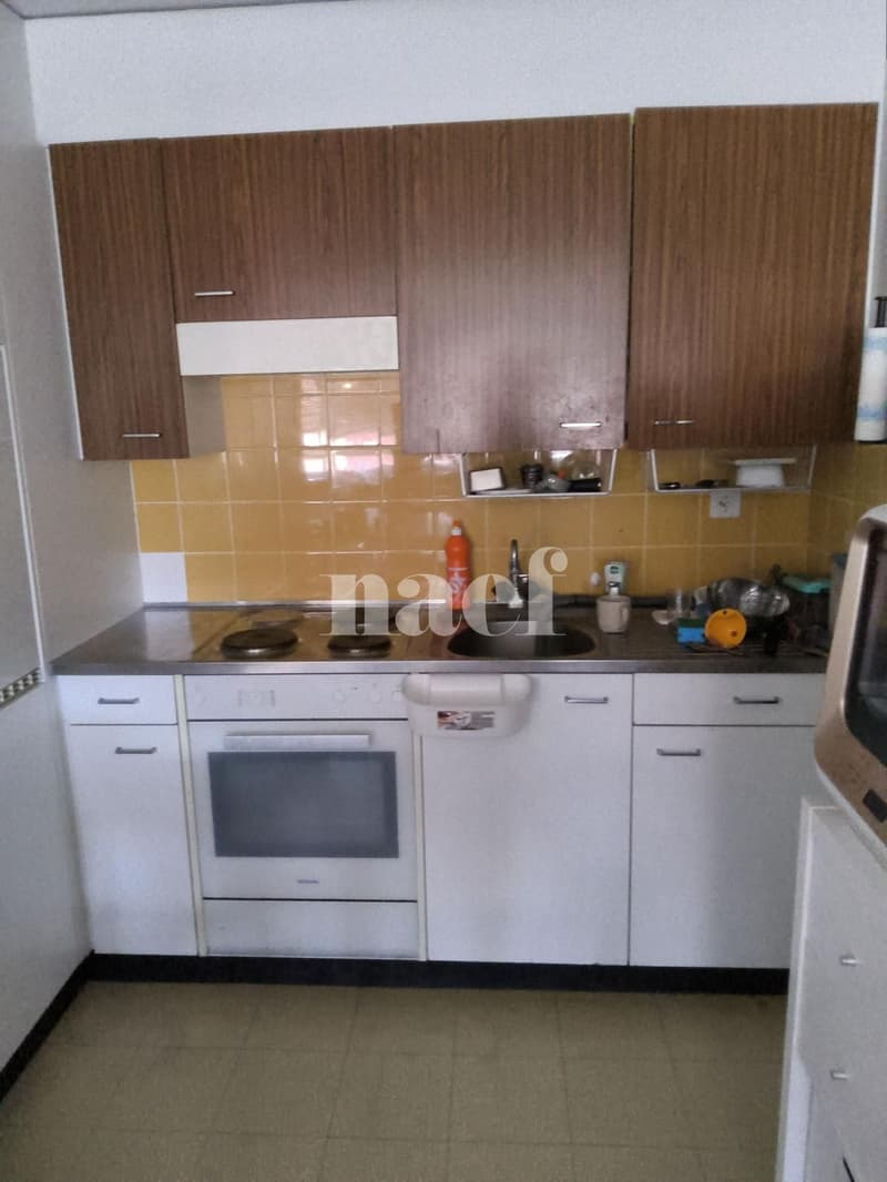Appartement de 2 pièces idéalement situé à proximité du centre-ville de Neuchâtel (4)