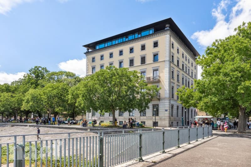 Au coeur de la ville de Neuchâtel, au bord du lac (11)