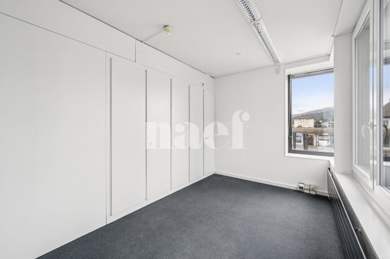 Bureaux lumineux et fonctionnels au cur de Delémont  Proche de la Gare (9)