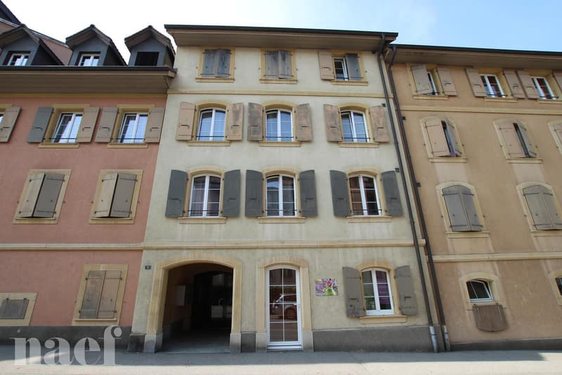 Bell appartement de 3.5 pièces situé dans quartier calme (1)