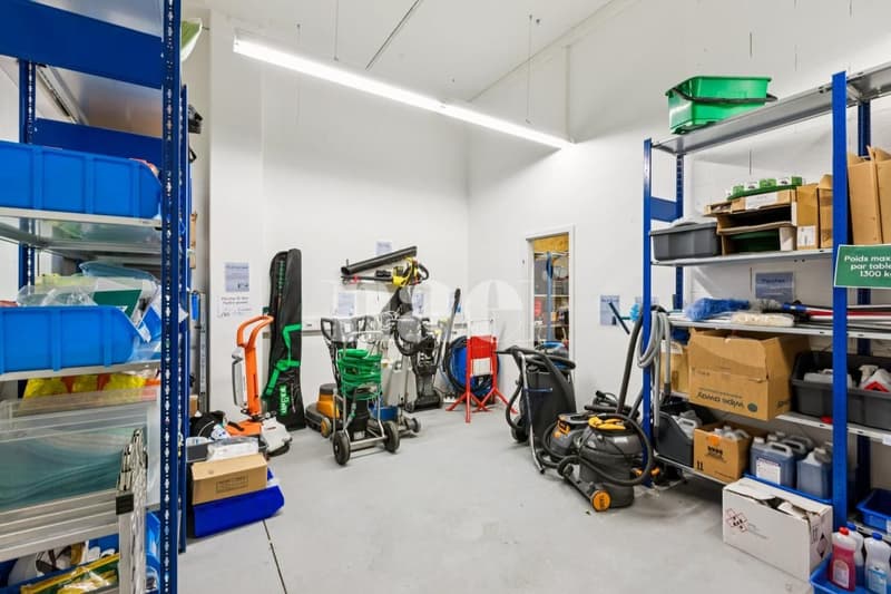 Nouvelle surface commerciale disponible de 380 m2 (8)