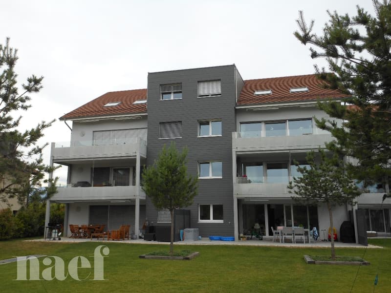 Au centre du village - Bel appartement traversant de 8 pièces au 2ème étage avec grand balcon (2)