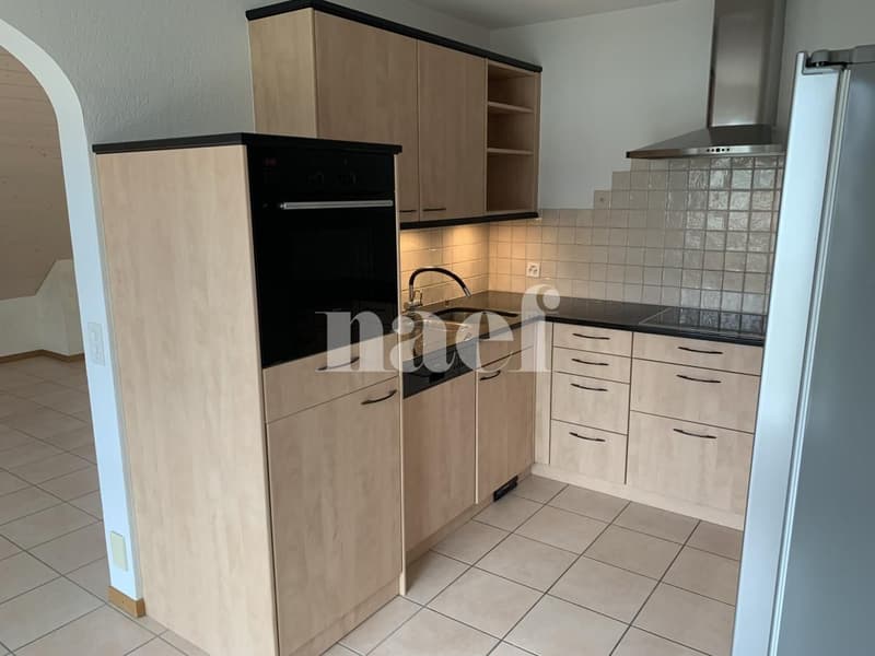 Appartement de 2.5 pièces d'env. 67m2 au 2ème étage avec balcon et belle vue Jura (2)