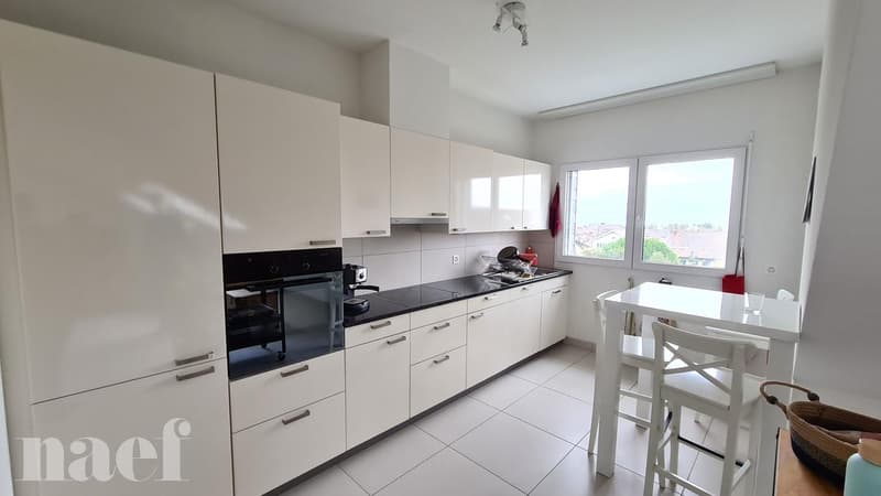 Bel appartement au centre du village de 3 pièces d'env. 82m2 au 3ème étage avec jardin commun (4)