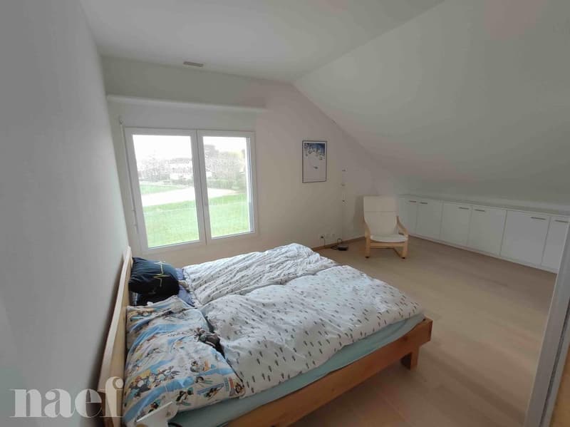 Bel appartement au centre du village de 3 pièces d'env. 82m2 au 3ème étage avec jardin commun (6)