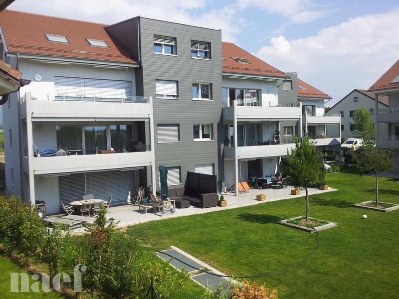 Bel appartement au centre du village de 3 pièces d'env. 82m2 au 3ème étage avec jardin commun (1)