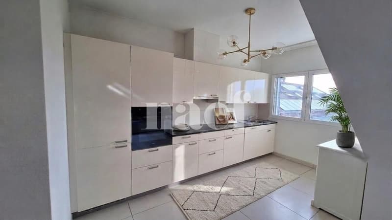 Au centre de Founex - bel appartement de 3 pièces d'env. 82m2 dans les combles (2)