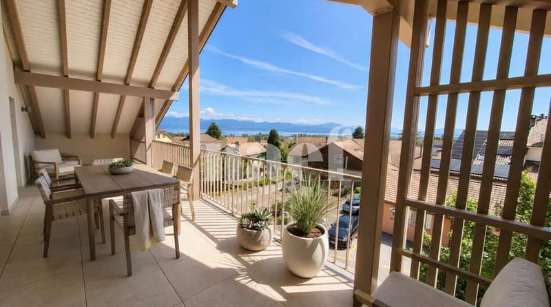 Bel appartement de 4 pièces dans les combles avec grand balcon et vue lac (1)