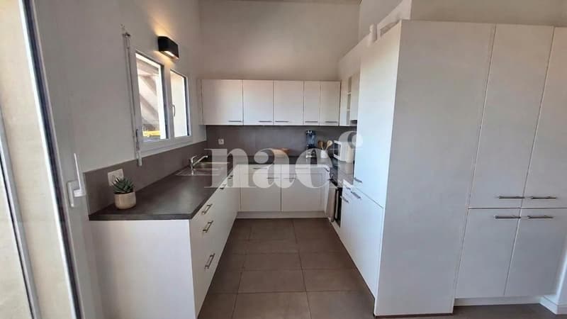 Bel appartement de 4 pièces dans les combles avec grand balcon et vue lac (2)