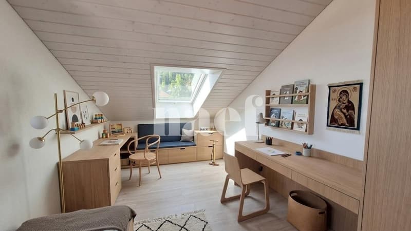 Bel appartement de 4 pièces dans les combles avec grand balcon et vue lac (6)