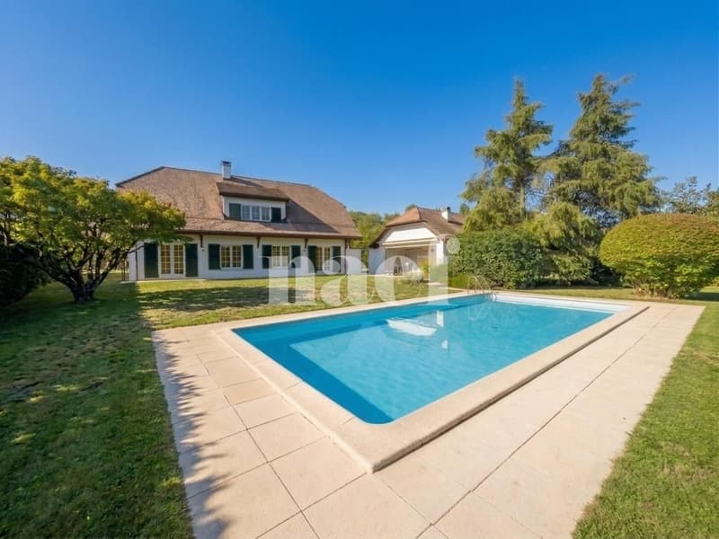 Belle villa individuelle et familiale partiellement rénovée, de 6 pièces avec jardin et piscine (1)