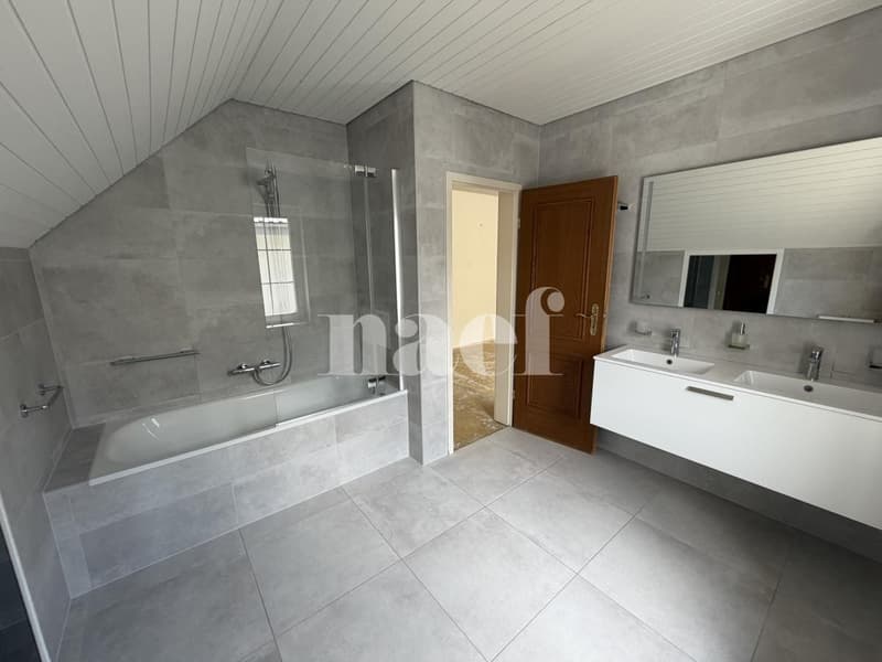 Belle villa individuelle et familiale partiellement rénovée, de 6 pièces avec jardin et piscine (12)