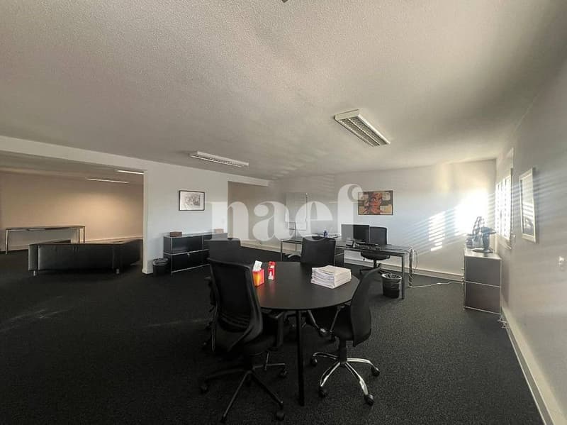 Spacieuse surface d'env. 117m2 au 1er étage avec bureaux séparés (4)