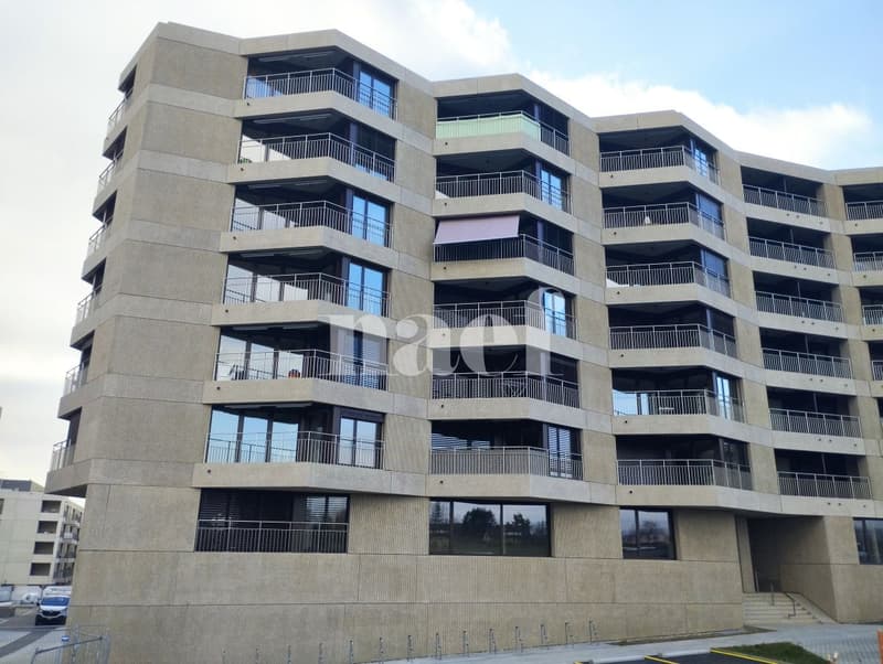 Bel appartement de 2 pièces au 4ème étage avec balcon (1)