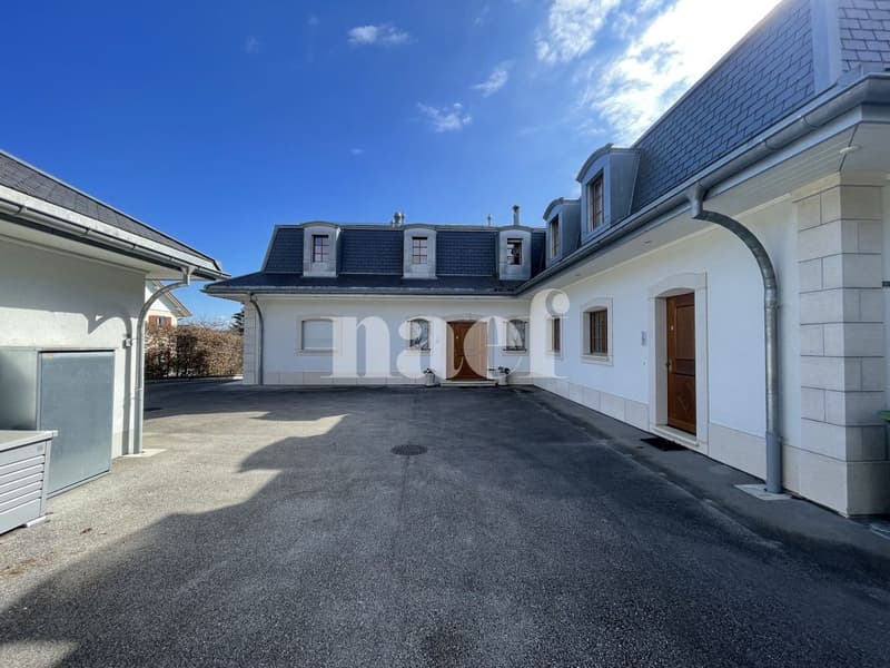 Magnifique propriété individuelle avec dépendances et un beau jardin arboré avec jacuzzi (2)