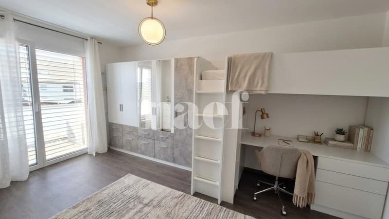 Bel appartement de 3.5 pièces au 1er étage avec grand balcon (5)