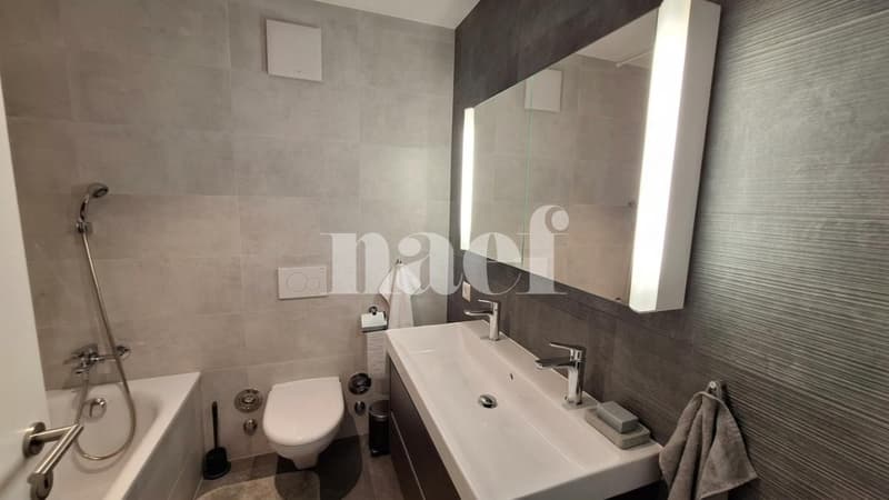 Bel appartement de 3.5 pièces au 1er étage avec grand balcon (7)