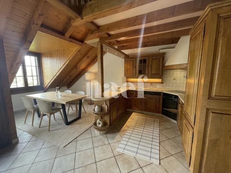 Centre de Founex - Charmant appartement de 6 pièces en duplex au 2ème étage avec cheminée et balcon (2)