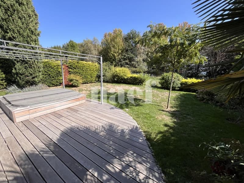 Bel appartement en triplex de 6.5 pièces avec terrasse et jardin (12)