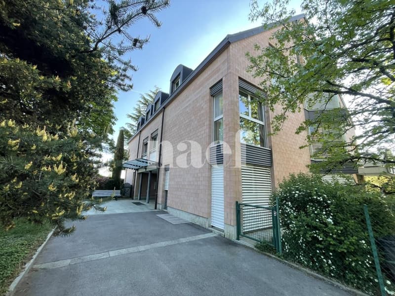 Grand dépôt d'env. 80m2, chauffés au sous-sol avec kitchenette et wc (1)