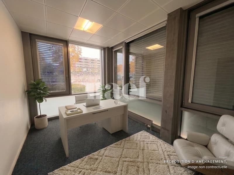Belle arcade d'env. 516 m2 au rez-de-chaussée avec jardin et dépot d'env. 35m2 (3)