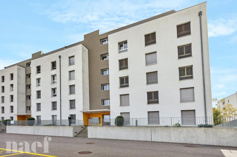 Dans un quartier résidentiel, logement spacieux et lumineux (1)