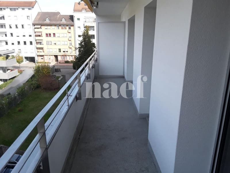 Appartement rénové de 2 pièces au 4ème étage (5)