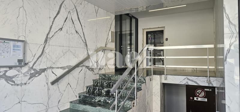 Bureaux de 336 m2 à louer à Ouchy (2)