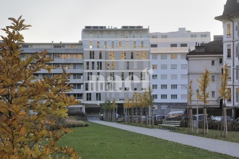 Bureaux de 336 m2 à louer à Ouchy (1)