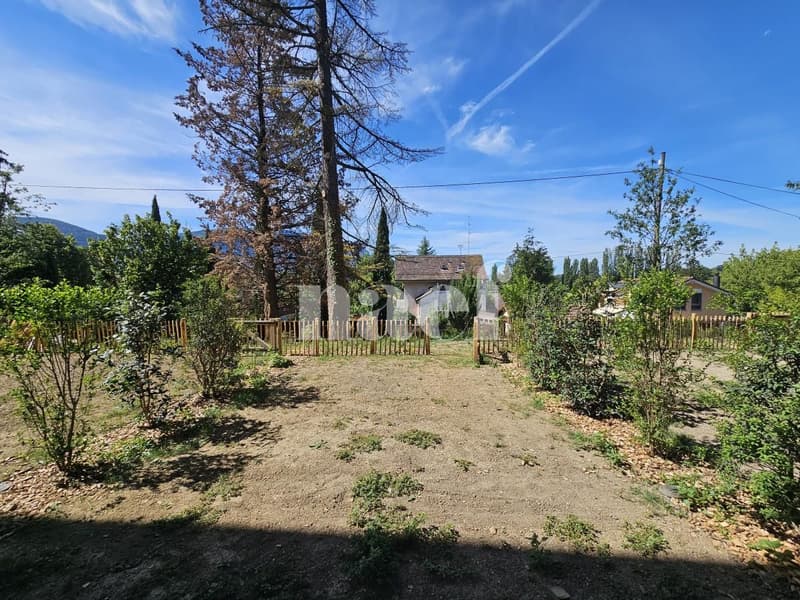 Bel appartement neuf avec jardin (5)